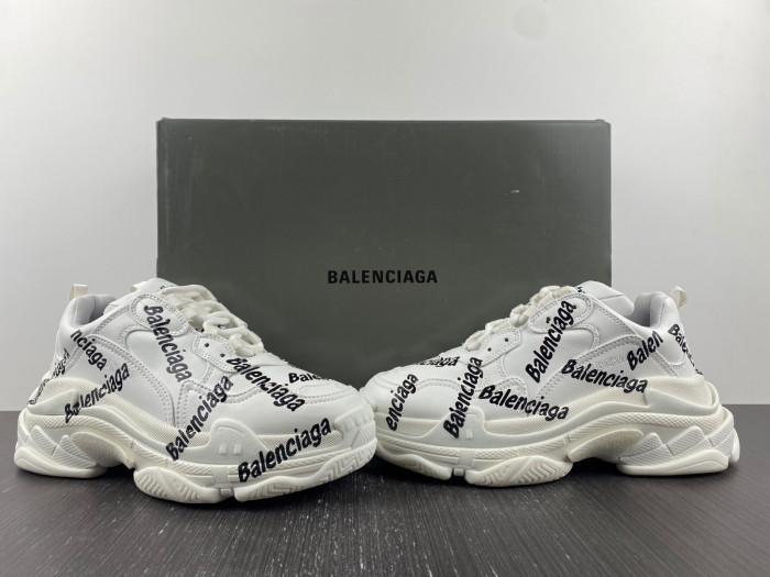 Ba*len*cia*ga triple s sneaker 2fab 9010