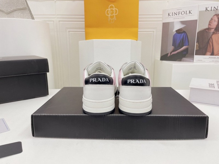 pra*a sneaker p013