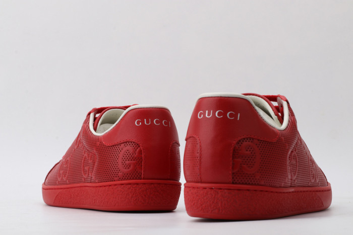 g*u*i ace embroidered low-top sneaker e2333