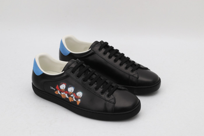 g*u*i ace embroidered low-top sneaker e2318